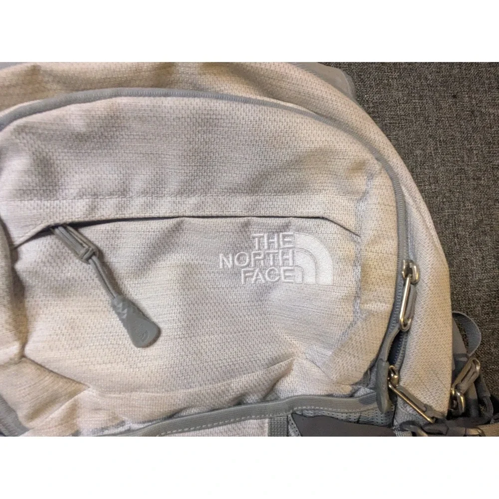 The North Face Recon Backpack White Cream Flex Vent Laptop School Travel Bag TNF